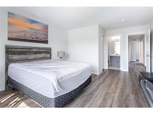 4235 Shuttleworth Drive, Niagara Falls, ON - Indoor Photo Showing Bedroom