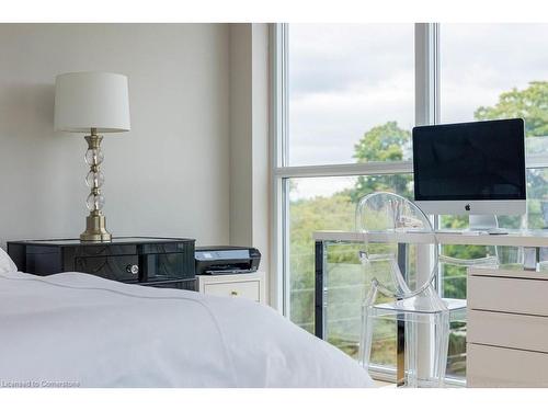 607-551 Maple Avenue, Burlington, ON - Indoor Photo Showing Bedroom