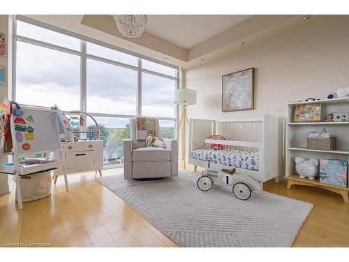 607-551 Maple Avenue, Burlington, ON - Indoor Photo Showing Bedroom