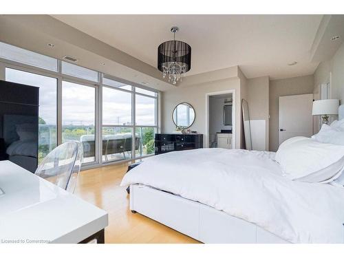 607-551 Maple Avenue, Burlington, ON - Indoor Photo Showing Bedroom