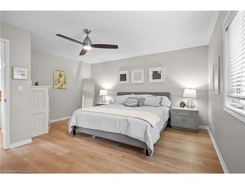 74-710 Spring Gardens Road, Burlington, ON - Indoor Photo Showing Bedroom