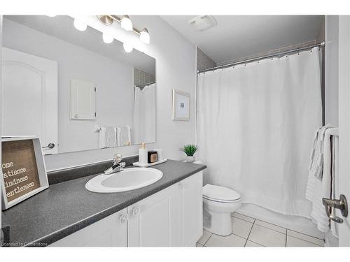 74-710 Spring Gardens Road, Burlington, ON - Indoor Photo Showing Bathroom