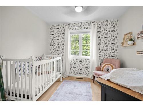 74-710 Spring Gardens Road, Burlington, ON - Indoor Photo Showing Bedroom