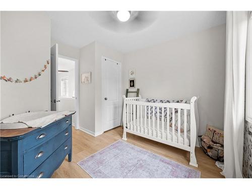 74-710 Spring Gardens Road, Burlington, ON - Indoor Photo Showing Bedroom