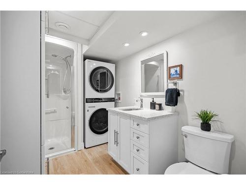 74-710 Spring Gardens Road, Burlington, ON - Indoor Photo Showing Laundry Room