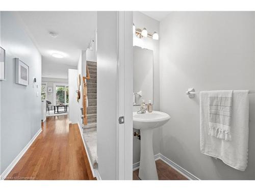 74-710 Spring Gardens Road, Burlington, ON - Indoor Photo Showing Bathroom