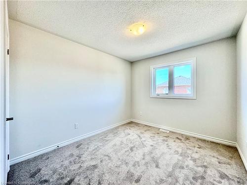 100 Baker Street, Thorold, ON - Indoor Photo Showing Other Room