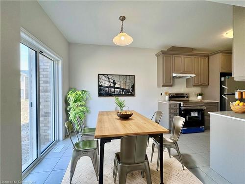 100 Baker Street, Thorold, ON - Indoor Photo Showing Dining Room