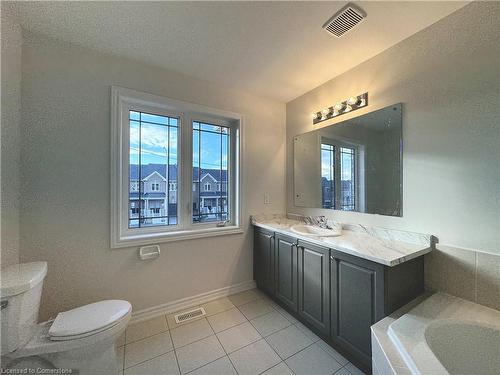 100 Baker Street, Thorold, ON - Indoor Photo Showing Bathroom