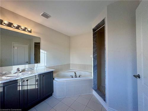 100 Baker Street, Thorold, ON - Indoor Photo Showing Bathroom