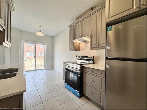 100 Baker Street, Thorold, ON - Indoor Photo Showing Kitchen With Double Sink With Upgraded Kitchen