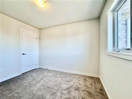 100 Baker Street, Thorold, ON - Indoor Photo Showing Other Room