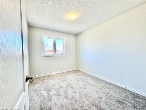 100 Baker Street, Thorold, ON - Indoor Photo Showing Other Room