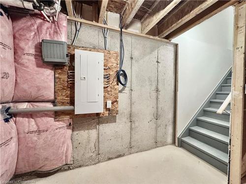 100 Baker Street, Thorold, ON - Indoor Photo Showing Basement