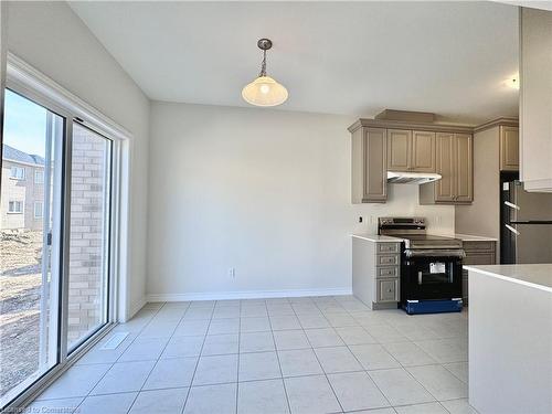 100 Baker Street, Thorold, ON - Indoor Photo Showing Kitchen