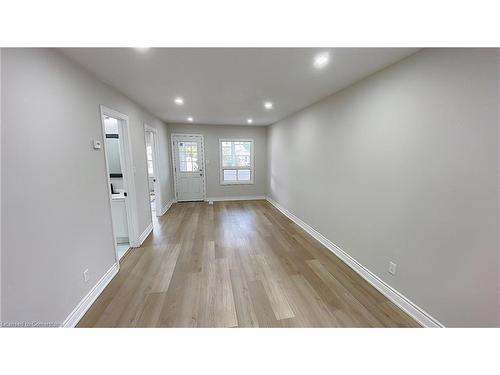 32 Vansitmart Avenue, Hamilton, ON - Indoor Photo Showing Other Room