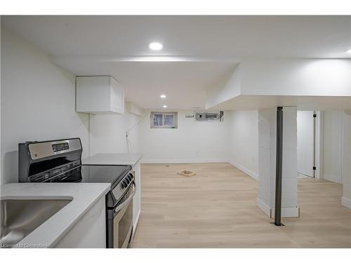 Lower-149 Leinster Street N, Hamilton, ON - Indoor Photo Showing Kitchen