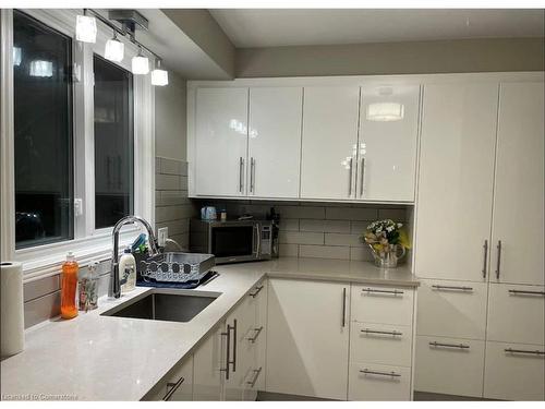 13 Bendingroad Crescent, St. Catharines, ON - Indoor Photo Showing Kitchen