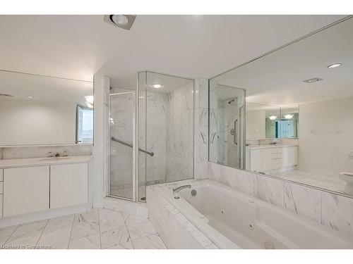 705-2190 Lakeshore Road, Burlington, ON - Indoor Photo Showing Bathroom