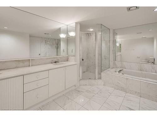 705-2190 Lakeshore Road, Burlington, ON - Indoor Photo Showing Bathroom