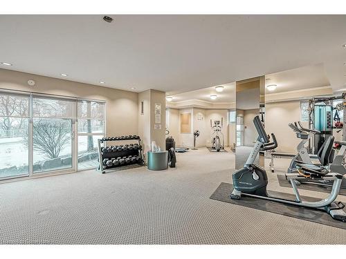 705-2190 Lakeshore Road, Burlington, ON - Indoor Photo Showing Gym Room