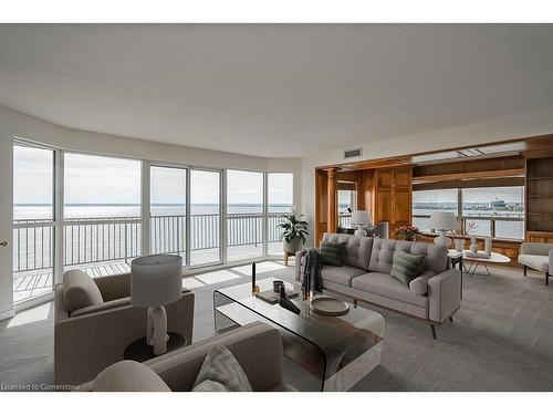 705-2190 Lakeshore Road, Burlington, ON - Indoor Photo Showing Living Room