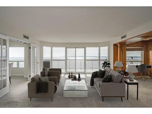 705-2190 Lakeshore Road, Burlington, ON - Indoor Photo Showing Living Room