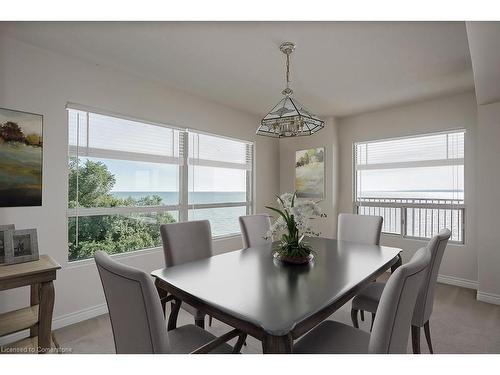 705-2190 Lakeshore Road, Burlington, ON - Indoor Photo Showing Dining Room