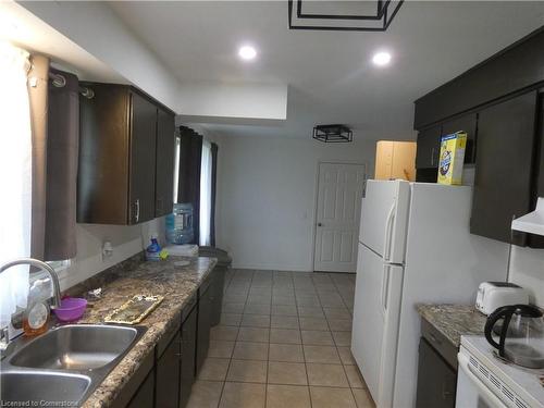 304 Niagara Street, Welland, ON - Indoor Photo Showing Kitchen With Double Sink