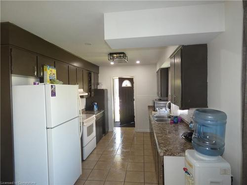 304 Niagara Street, Welland, ON - Indoor Photo Showing Kitchen With Double Sink