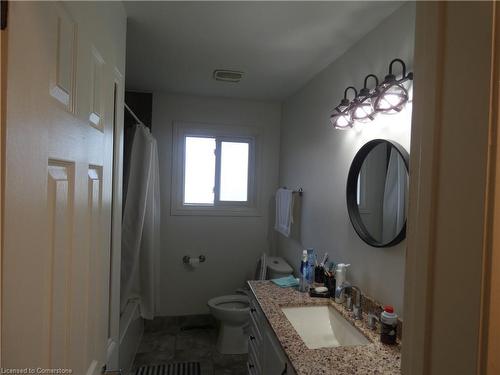 304 Niagara Street, Welland, ON - Indoor Photo Showing Bathroom