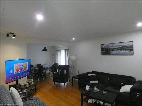 304 Niagara Street, Welland, ON - Indoor Photo Showing Living Room