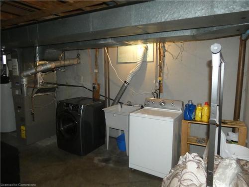 304 Niagara Street, Welland, ON - Indoor Photo Showing Laundry Room