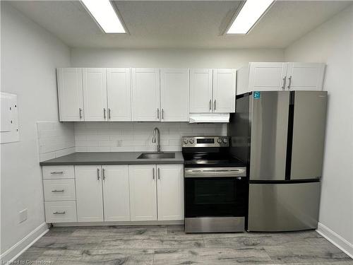 485 Main Street E, Hamilton, ON - Indoor Photo Showing Kitchen