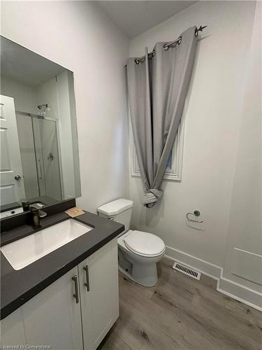 485 Main Street E, Hamilton, ON - Indoor Photo Showing Bathroom