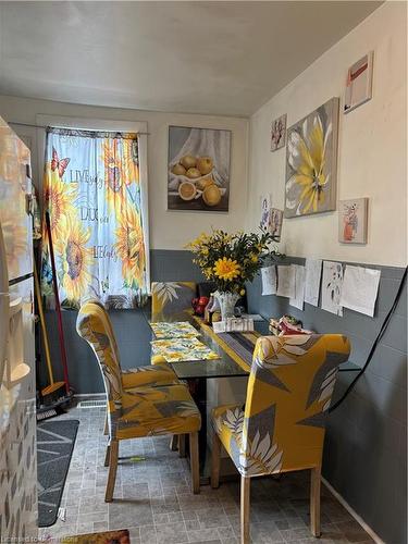 46 Delena Avenue S, Hamilton, ON - Indoor Photo Showing Dining Room