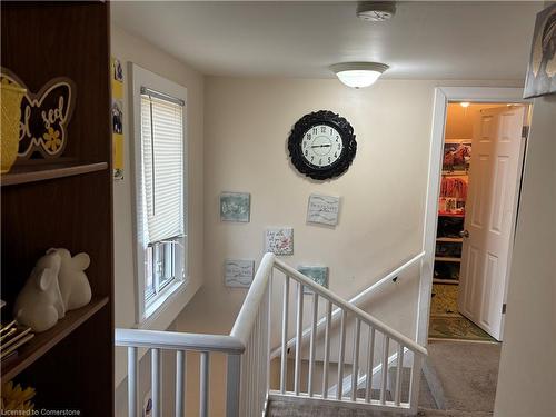 46 Delena Avenue S, Hamilton, ON - Indoor Photo Showing Other Room