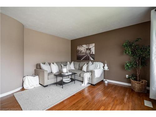 71 Fielding Crescent, Hamilton, ON - Indoor Photo Showing Living Room