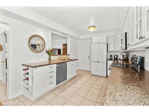 479 Fothergill Boulevard, Burlington, ON - Indoor Photo Showing Kitchen