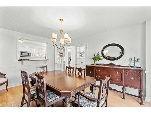 479 Fothergill Boulevard, Burlington, ON - Indoor Photo Showing Dining Room