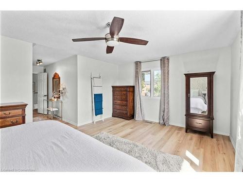 479 Fothergill Boulevard, Burlington, ON - Indoor Photo Showing Bedroom