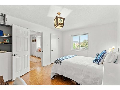 479 Fothergill Boulevard, Burlington, ON - Indoor Photo Showing Bedroom