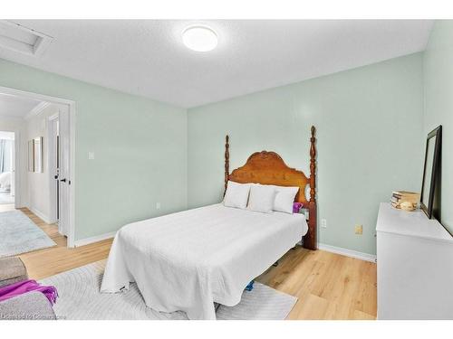 479 Fothergill Boulevard, Burlington, ON - Indoor Photo Showing Bedroom