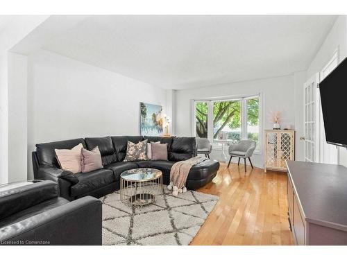 479 Fothergill Boulevard, Burlington, ON - Indoor Photo Showing Living Room