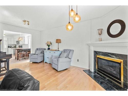 479 Fothergill Boulevard, Burlington, ON - Indoor Photo Showing Living Room With Fireplace