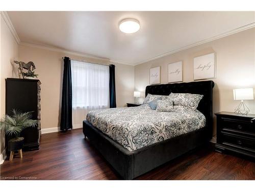 17 Dundas Street, Dundas, ON - Indoor Photo Showing Bedroom