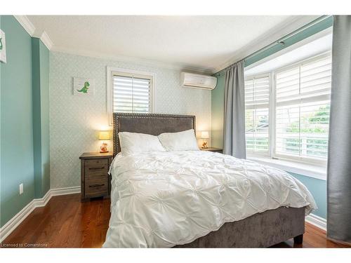 772 Francis Road, Burlington, ON - Indoor Photo Showing Bedroom