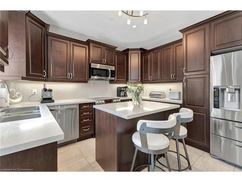 39 Morning Mist Drive, Hamilton, ON - Indoor Photo Showing Kitchen With Double Sink