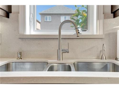 39 Morning Mist Drive, Hamilton, ON - Indoor Photo Showing Kitchen With Double Sink