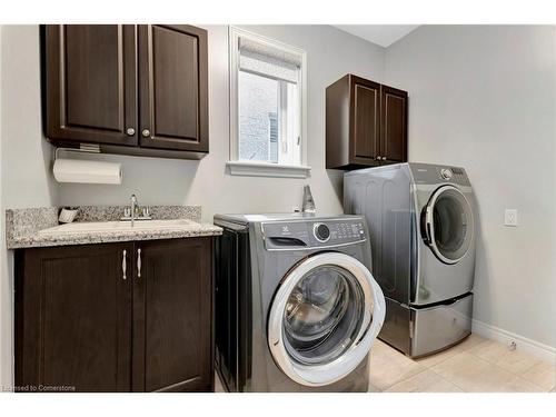 39 Morning Mist Drive, Hamilton, ON - Indoor Photo Showing Laundry Room